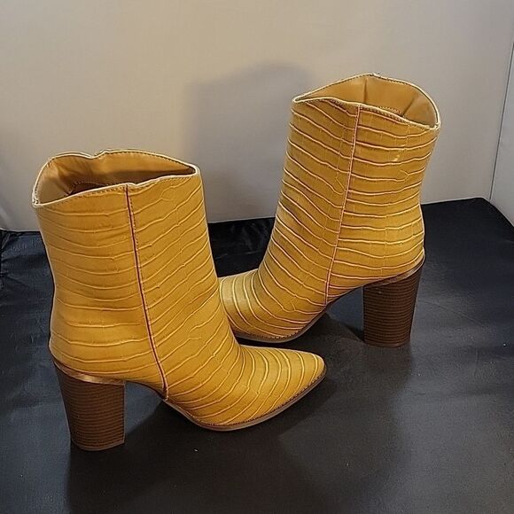 BRAND NEW QUPID POINTED TOE LEOPARD PRINT WOMEN"S BLOCK HEEL BOOT - Picture 7 of 13